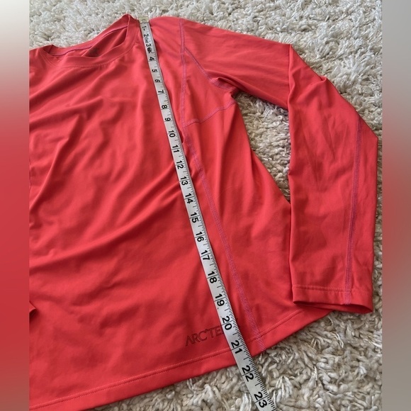 Arc’teryx red orange long sleeve polyester base layer shirt size small - Picture 7 of 8